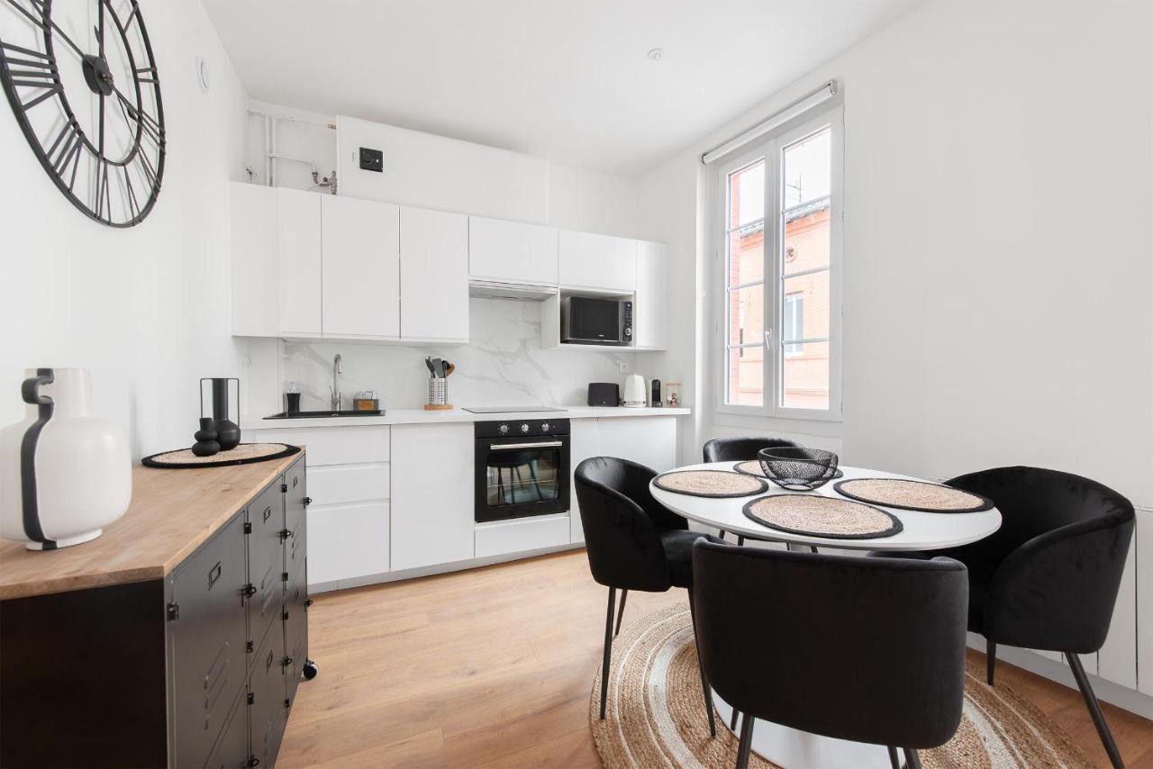 Moderne A 2 Pas De La Gare Apartment