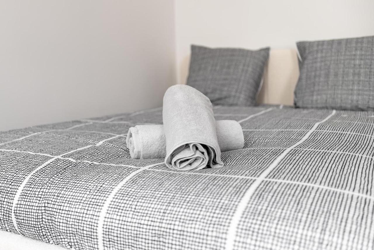 Moderne A 2 Pas De La Gare Apartment *